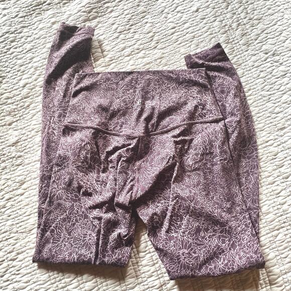 Lululemon 27”  floral align leggings purple size 6 - Picture 3 of 4